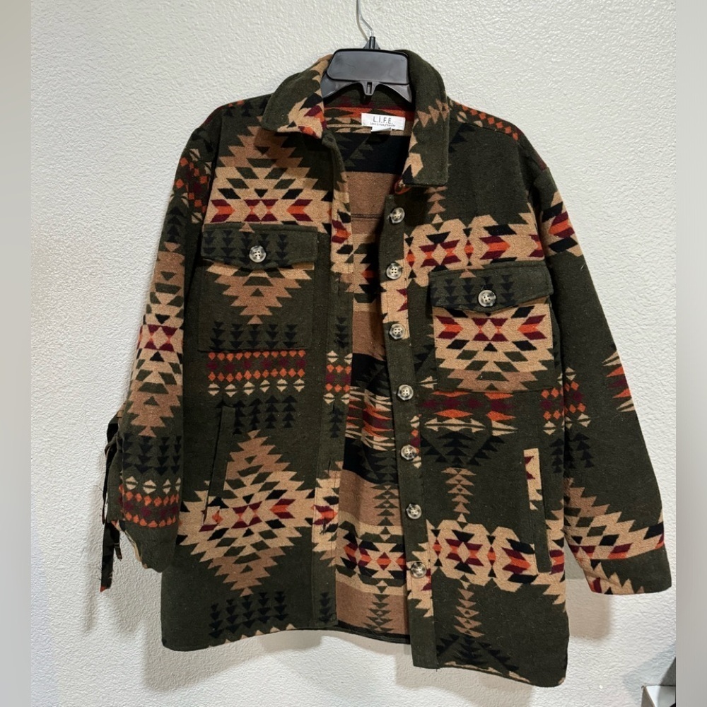 L.I.F.E western Aztec fringe shirt jacket size medium - Picture 3 of 9